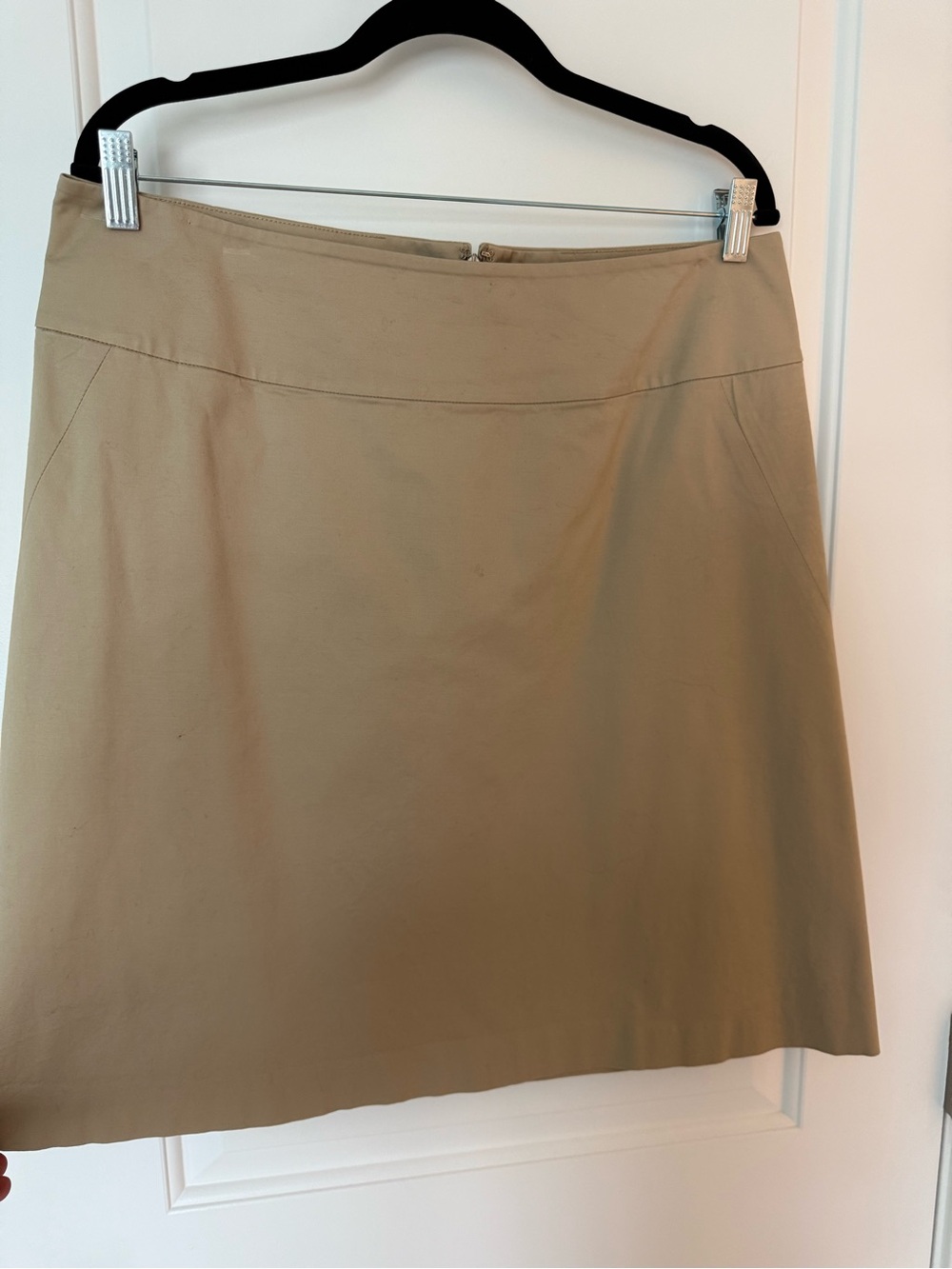 Banana Republic Women's Beige Tailored Blazer and Skirt - Picture 8 of 10